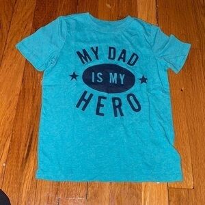 Old Navy my dad is my hero t shirt 5T fit us at 4T EUC.